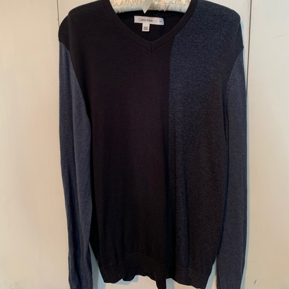 Calvin Klein Men’s V-Neck Blue Sweater Size L